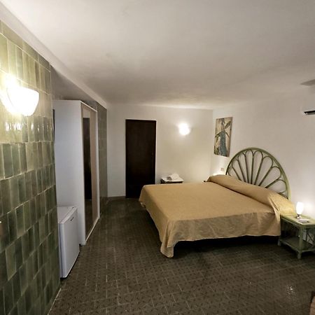 קאפוליברי Hotel Golfo Azzurro מראה חיצוני תמונה
